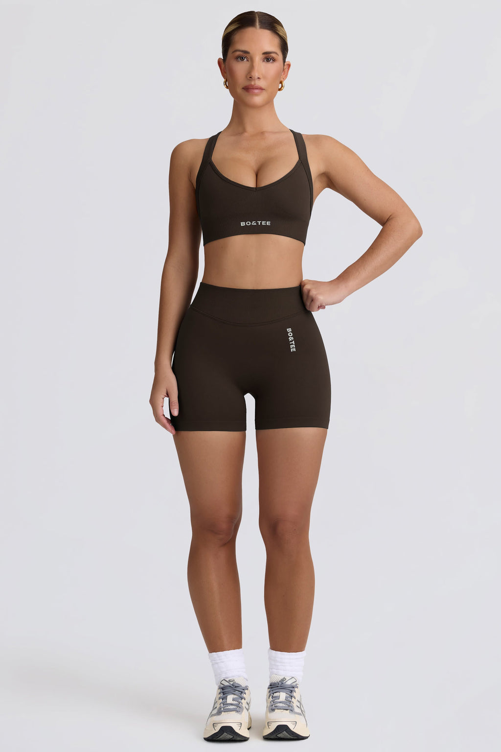 Super Sculpt Seamless Cross-Back Sports Bra in Brown
